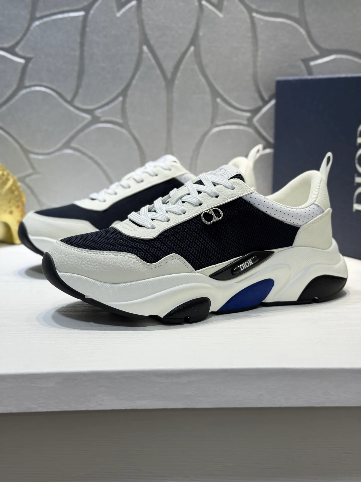 Men's shoes 💰440【New style】🪳🪳(Dior) popular model【New style】⚠⚠️Top purchasing agent🔍🔍Men's HK counters are on sale simultaneously. Sole: The original sole is specially provided by the original factory. The exclusive movable molded sole is super comfortable. The original factory follows the order. 🔍🔍The high-quality multi-color splicing design is exquisite and unique, and the cowhide stitching mesh lining💪Details determine the quality. We only make shoes with care. You can enter and exit the counter at will. Welcome to compare🇮🇹Size: 38-44 (45 customized